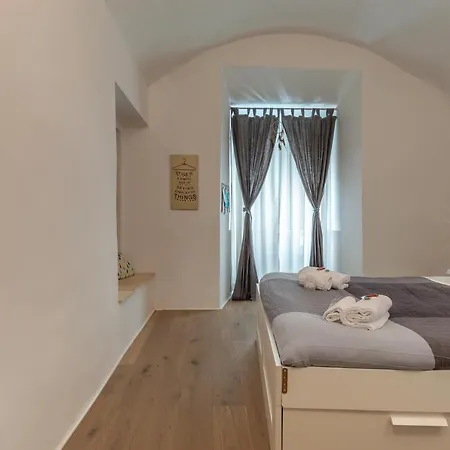 Affaccio Sul Castellare Siena