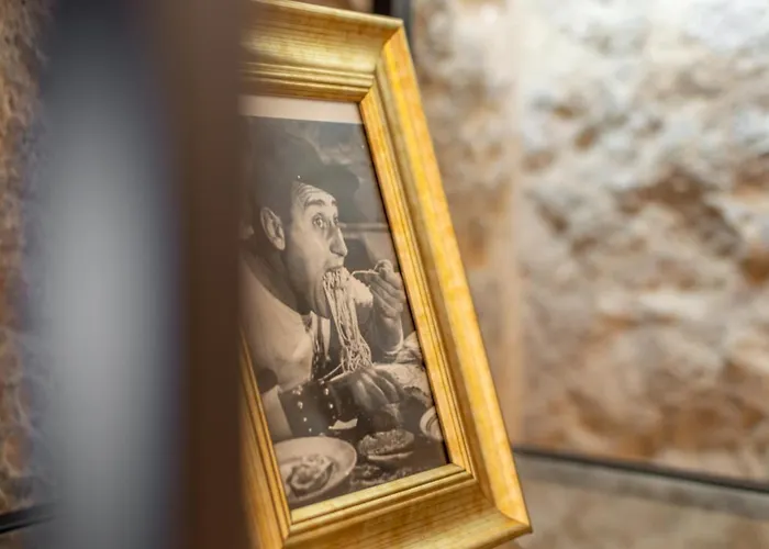 Affaccio Sul Castellare Siena