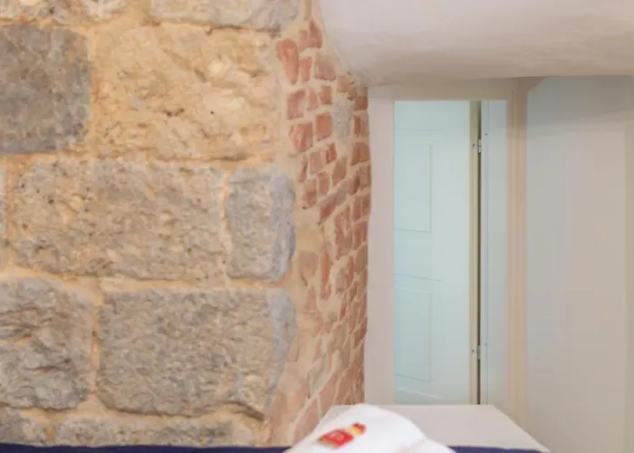 Affaccio Sul Castellare Apartment *