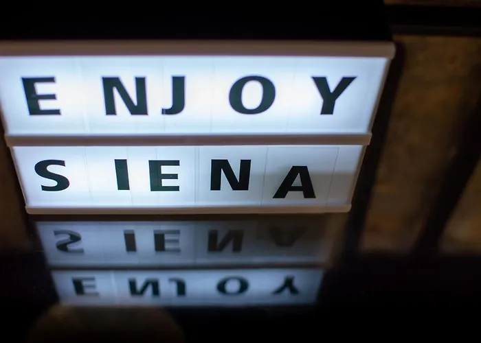 アパート Affaccio Sul Castellare シエーナ