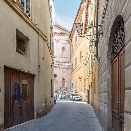 Affaccio Sul Castellare * Siena