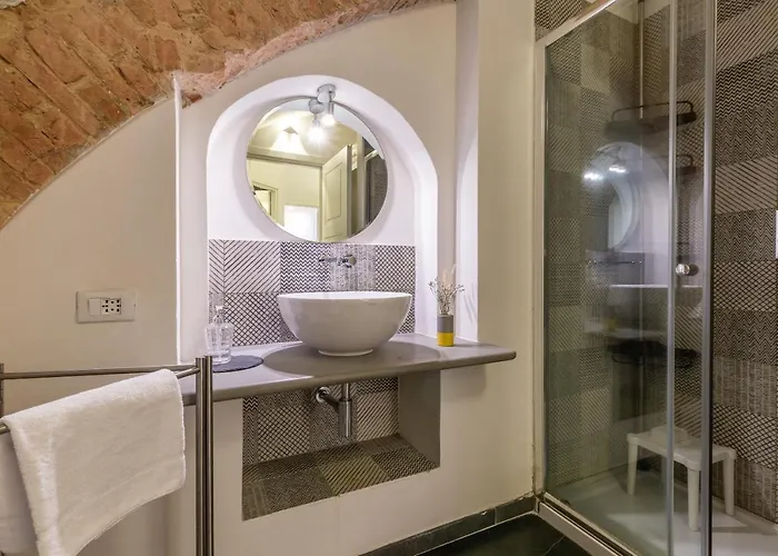 Affaccio Sul Castellare Siena