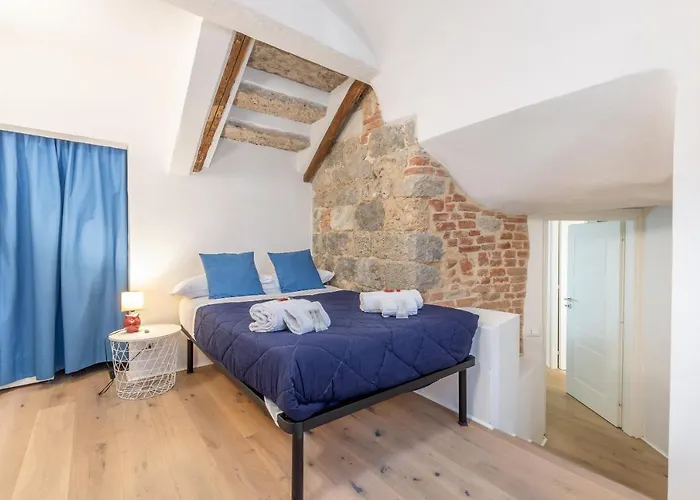 Affaccio Sul Castellare Siena